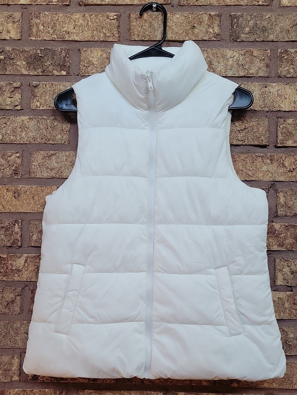 Old Navy White Quilted Vest Size Small Casual Cozy Nylon